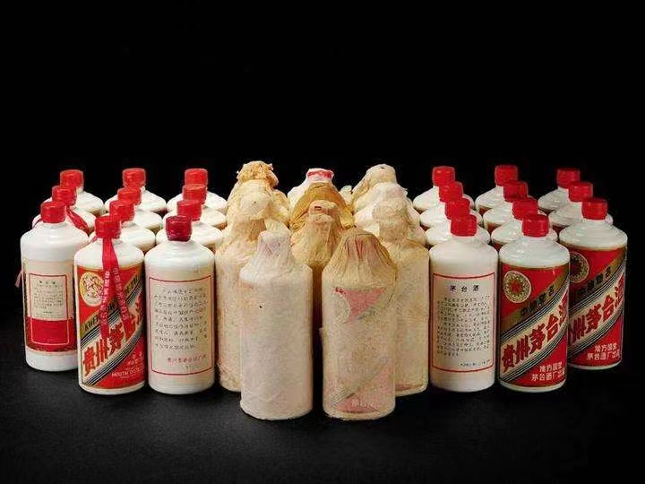 鄂托克前日照岚山回收酒价格哪里回收(附近上门回收茅台酒）?